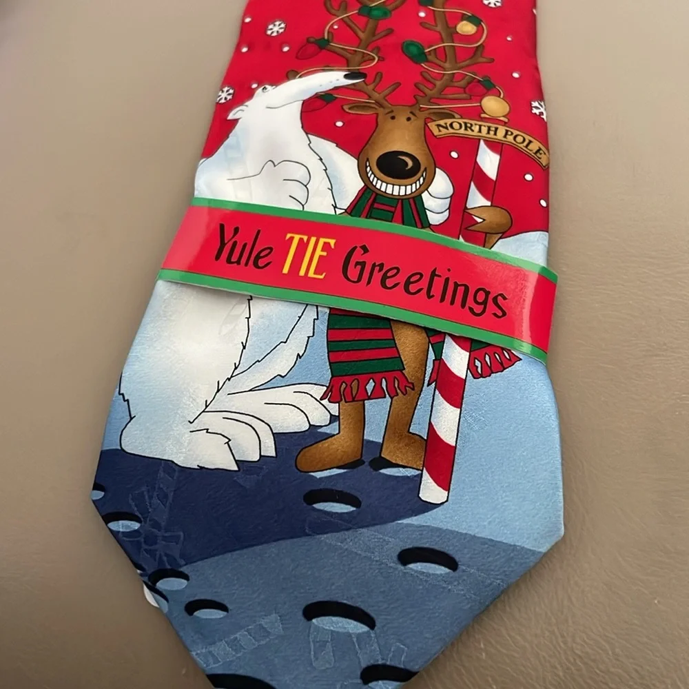 Xmas tie NWT. Yule time greetings. 100 % silk. Great to put away as a gift